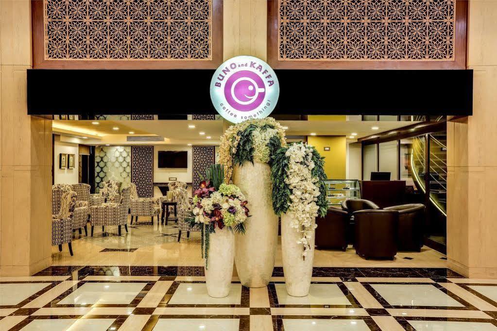 Golden Chariot Vasai Hotel Luaran gambar