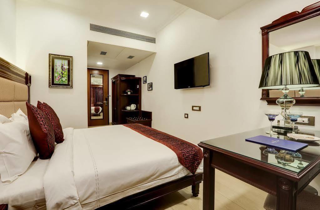 Golden Chariot Vasai Hotel Luaran gambar