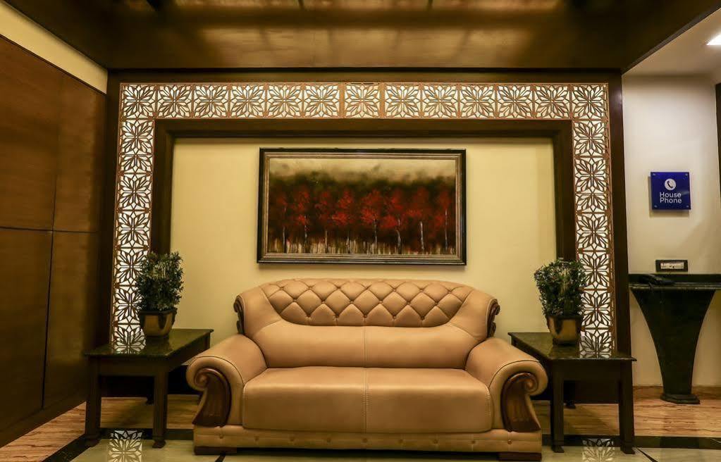 Golden Chariot Vasai Hotel Luaran gambar